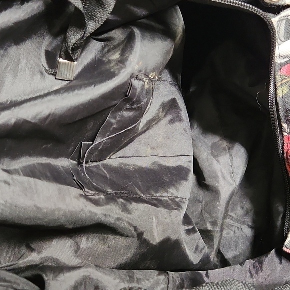 Skull and Roses Shoulder Tote Bag - Picture 5 of 5